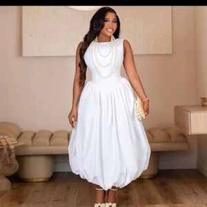 Elegant White Sleeveless Dress
